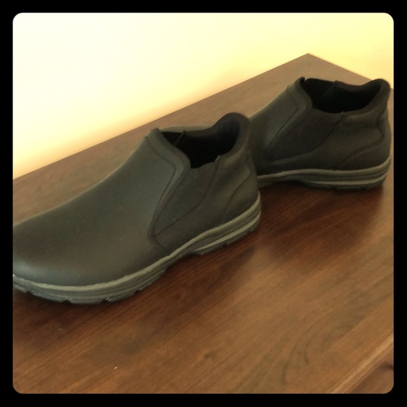 sketchers leather slip on